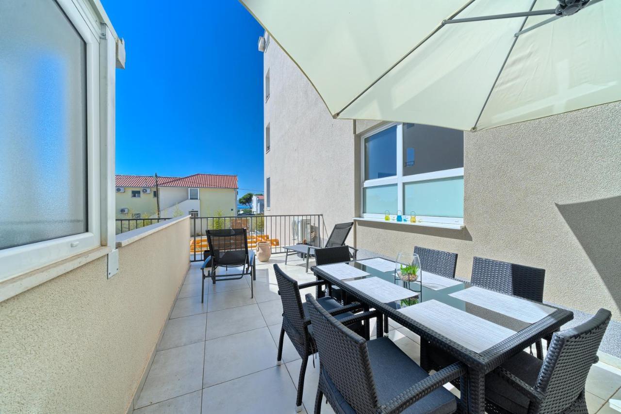 Terrace Apartment Danny คาชเตลา ภายนอก รูปภาพ