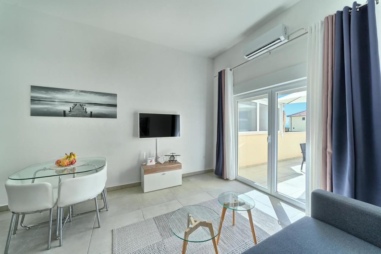 Terrace Apartment Danny คาชเตลา ภายนอก รูปภาพ