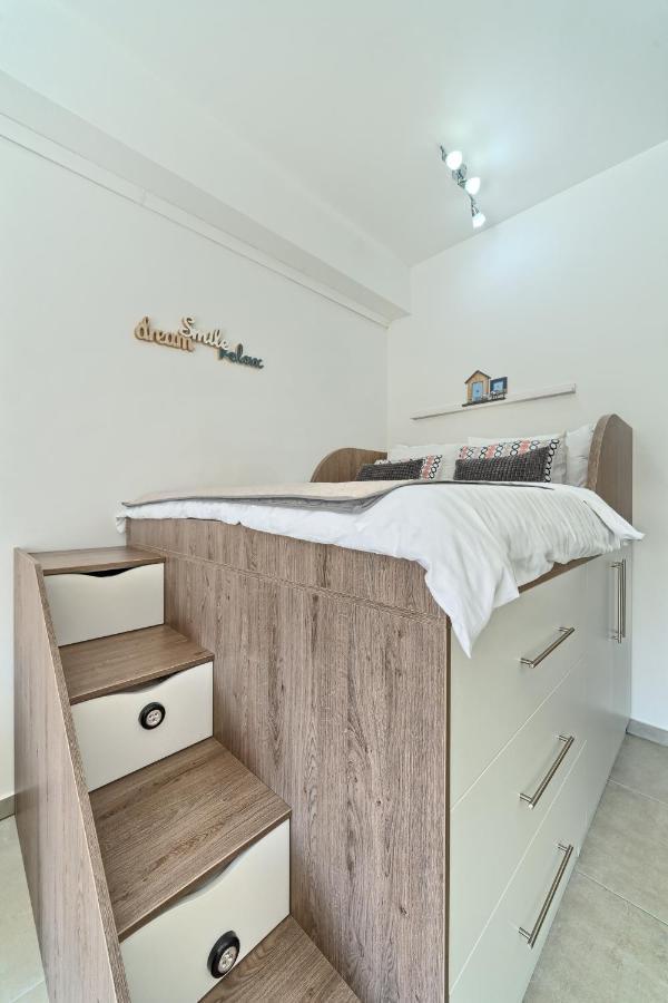 Terrace Apartment Danny คาชเตลา ภายนอก รูปภาพ