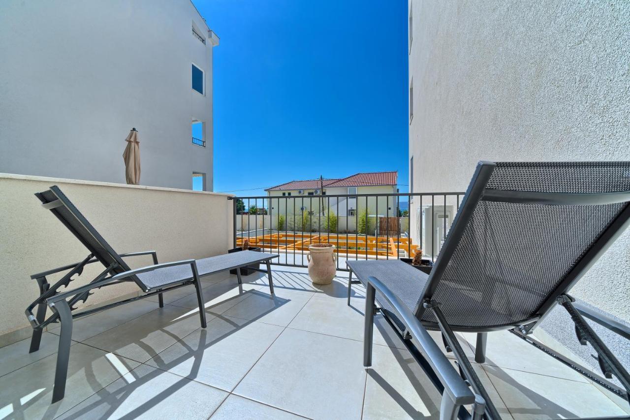 Terrace Apartment Danny คาชเตลา ภายนอก รูปภาพ