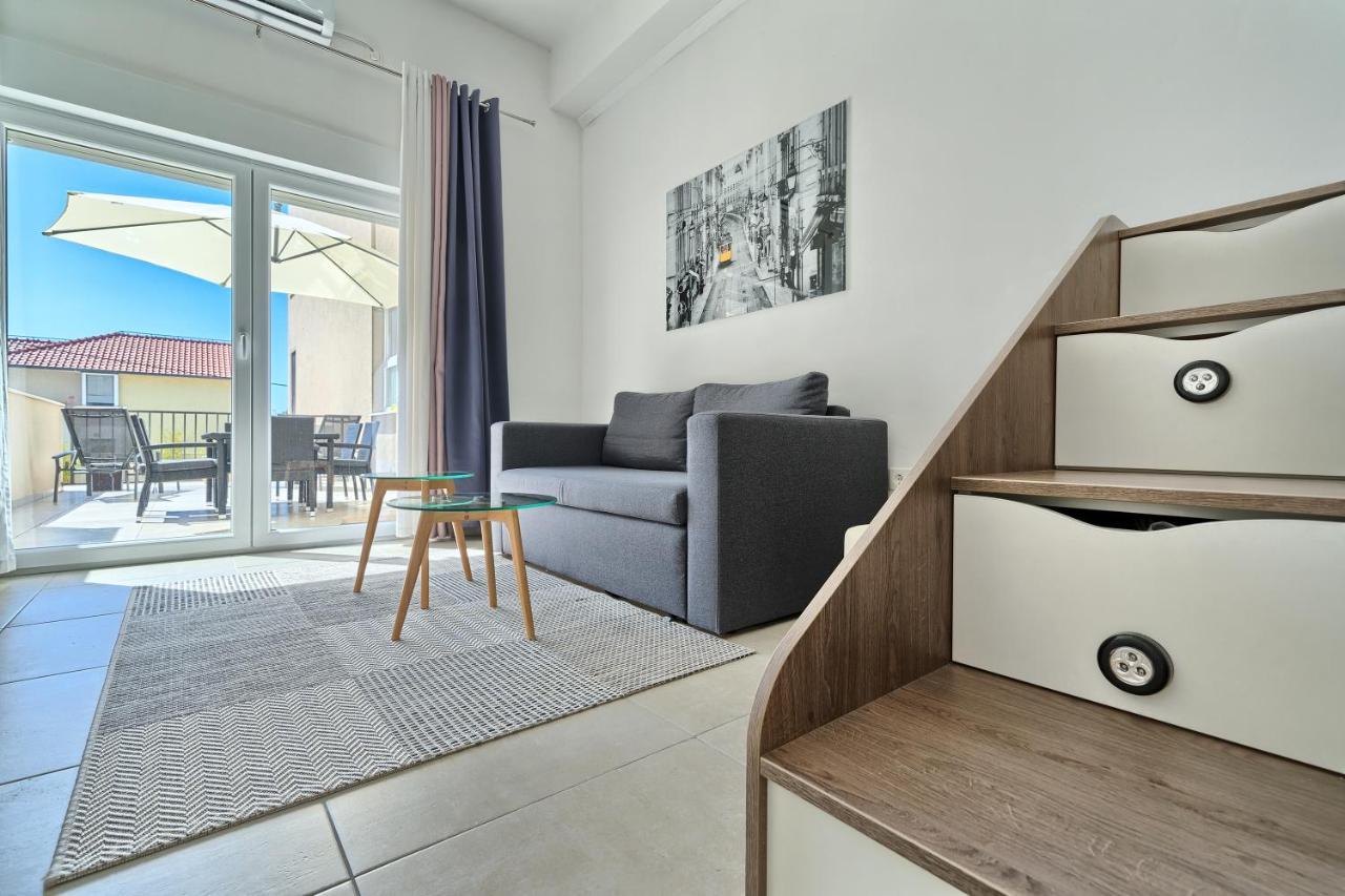 Terrace Apartment Danny คาชเตลา ภายนอก รูปภาพ